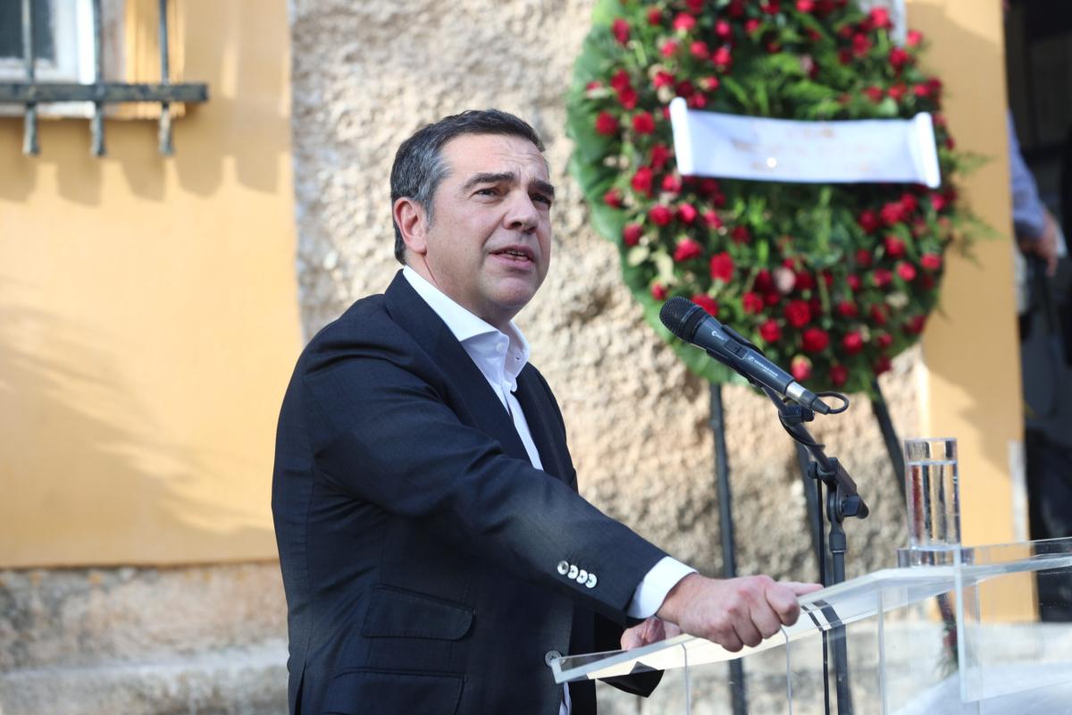 Πολιτική κηδεία του πρώην υπουργού και βουλετή του ΣΥΡΙΖΑ, Αλέκου Φλαμπουράρη στο Πάρκο Ελευθερίας (χώρος πρώην ΕΑΤ-ΕΣΑ), Πέμπτη 20 Νοεμβρίου 2025. Ο Αλέκος Φλαμπουράρης έφυγε από τη ζωή την περασμένη Τρίτη(18