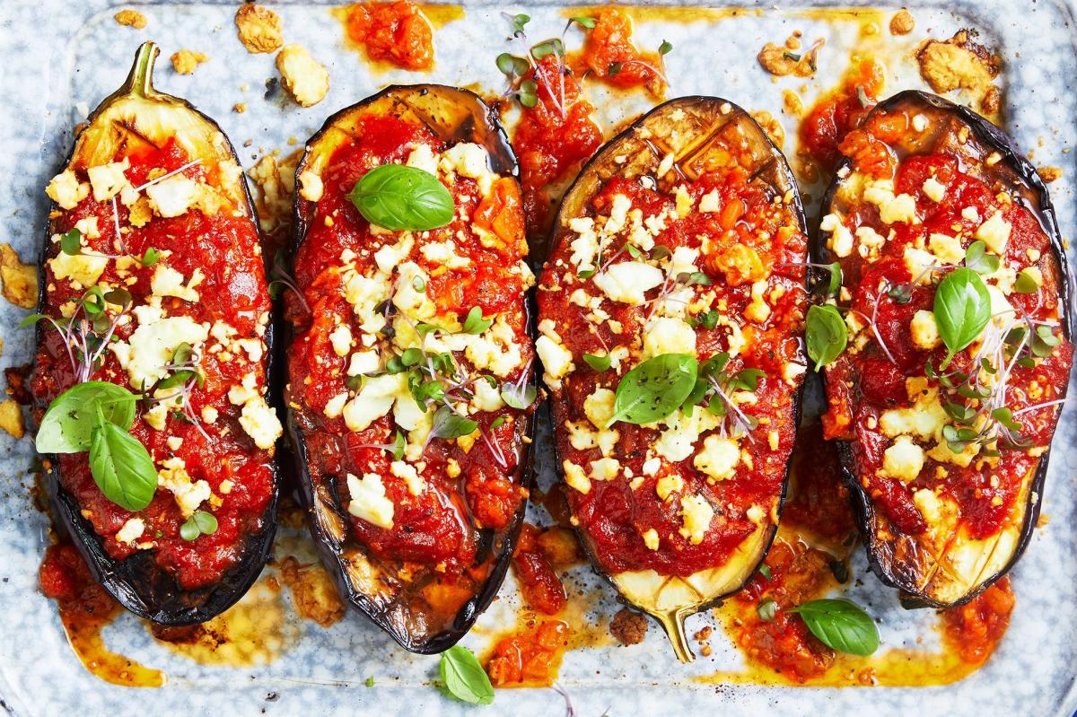 melitzanes sto fourno baked eggplant 180876 2