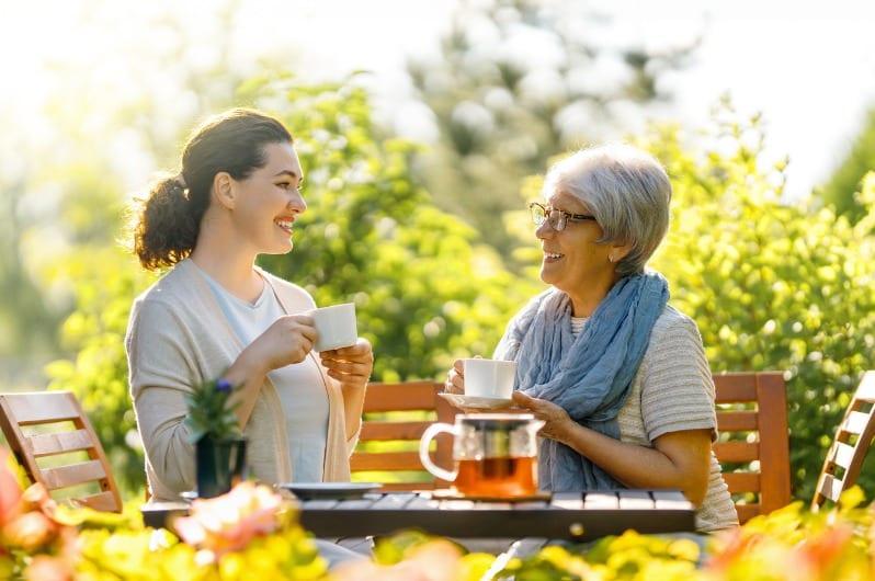 12 συνήθειες που μπορούν να κρατήσουν τους ανθρώπους πίσω στα γηρατειά (και πώς να τις αλλάξετε) 3 ah blog image 5 11zon