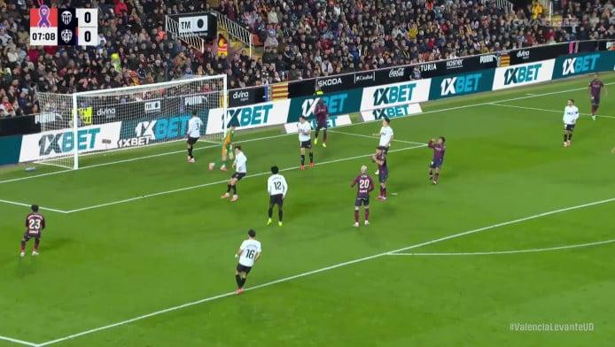 Ξανά και ξανά! Δείτε την γκολάρα με ψαλιδάκι στο ματς της Βαλένθια (Vid)