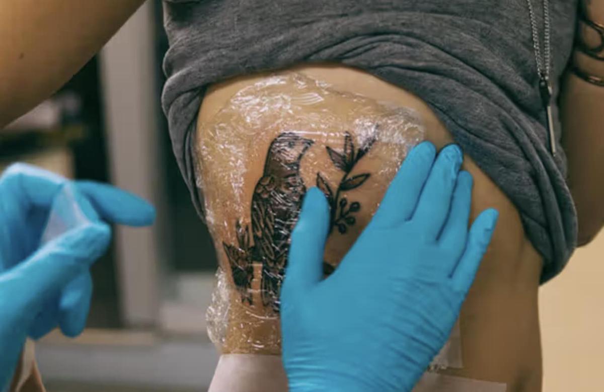 Άσχημα τα νέα για όσους έχουν τατουάζ 3 stigmiotypo othonis 2025 08 19 23.38.46