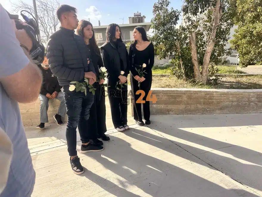 Δάκρυσε και η Παναγία στη κηδεία του 19χρονου Ραφαήλ - Με λευκά τριαντάφυλλα και την ελληνική σημαία το τελευταίο αντίο 18 rafaiil 3