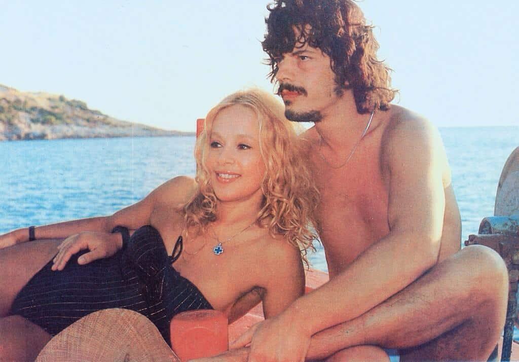 stin schesi tis me to vlasi i aliki allazei synitheies chronon kai zei ton enthoysiasmo ton niaton 1