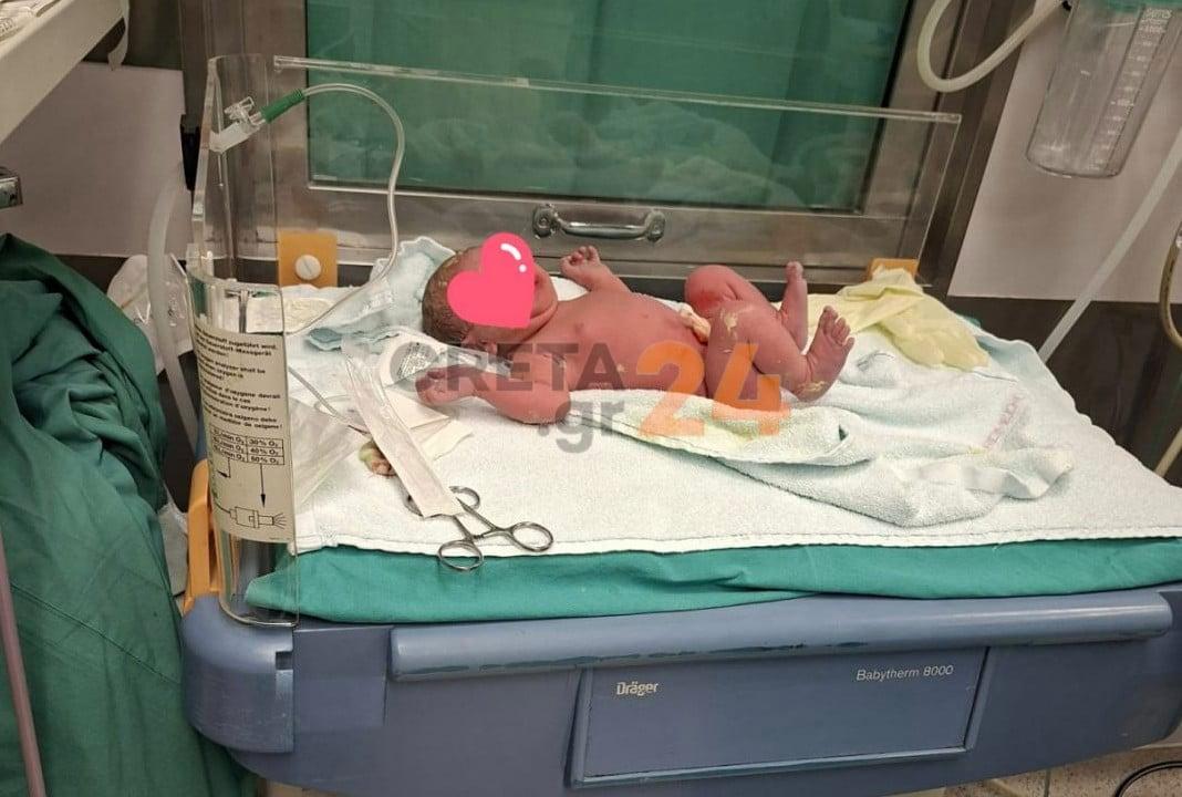 Γέννησε μέσα στο αυτοκίνητο στη θέση του συνοδηγού - «Πέτρο, ηρέμησε και τρέχα», είπε στον άνδρα της 2 moro aftokinito3