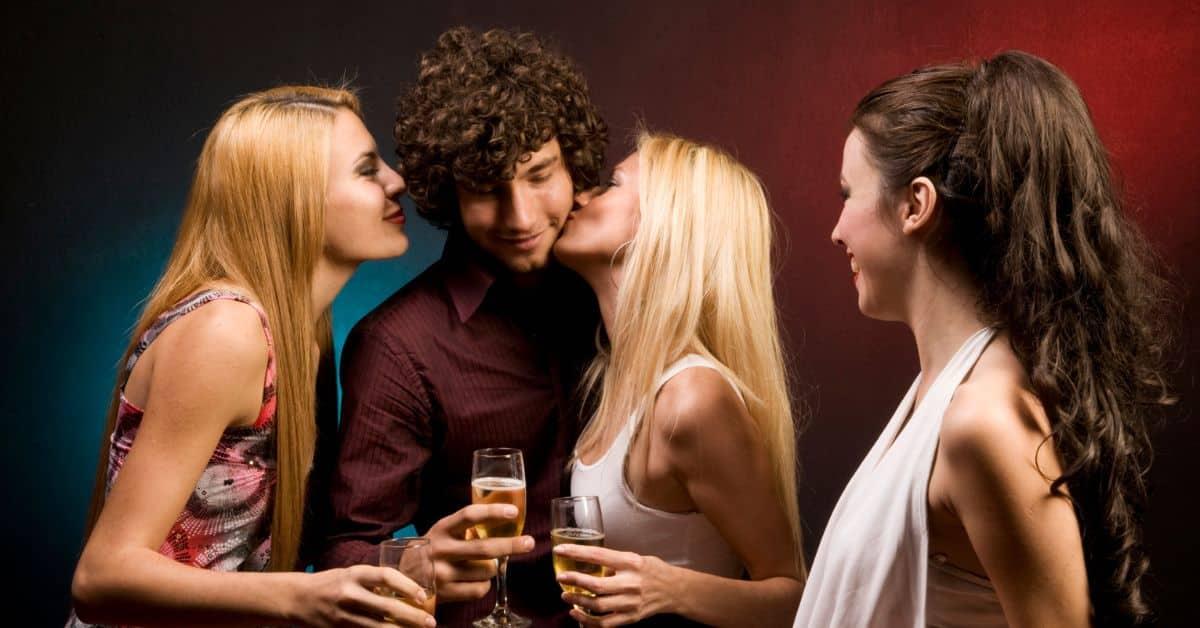 8 σημάδια ότι ένας άντρας έχει πάει με πολλές γυναίκες 2 48 powerful positive affirmations to attract women