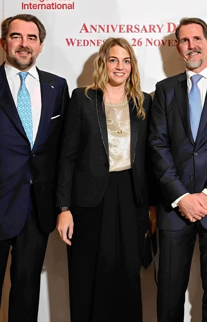 Χρυσή Βαρδινογιάννη: Χαμογελαστή σε πριβέ εκδήλωση με την Άννα Μαρία, τον Παύλο και τον Νικόλαο Ντε Γκρες 2 4444