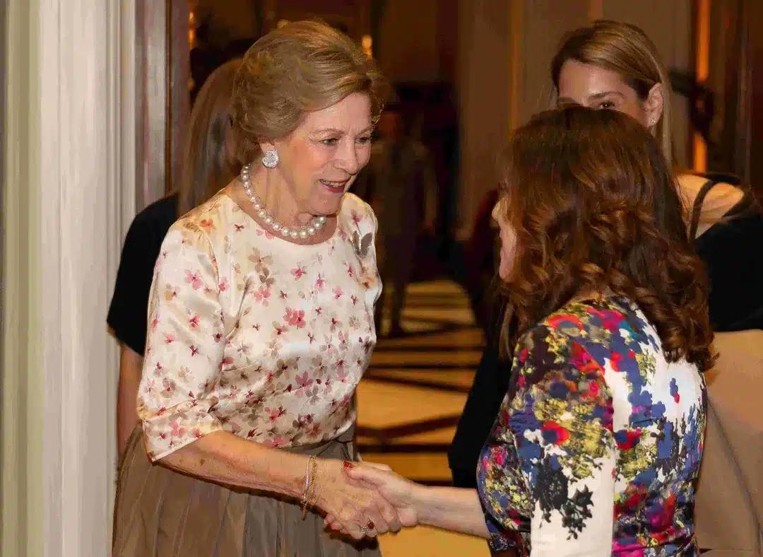 Χρυσή Βαρδινογιάννη: Χαμογελαστή σε πριβέ εκδήλωση με την Άννα Μαρία, τον Παύλο και τον Νικόλαο Ντε Γκρες 3 1 1