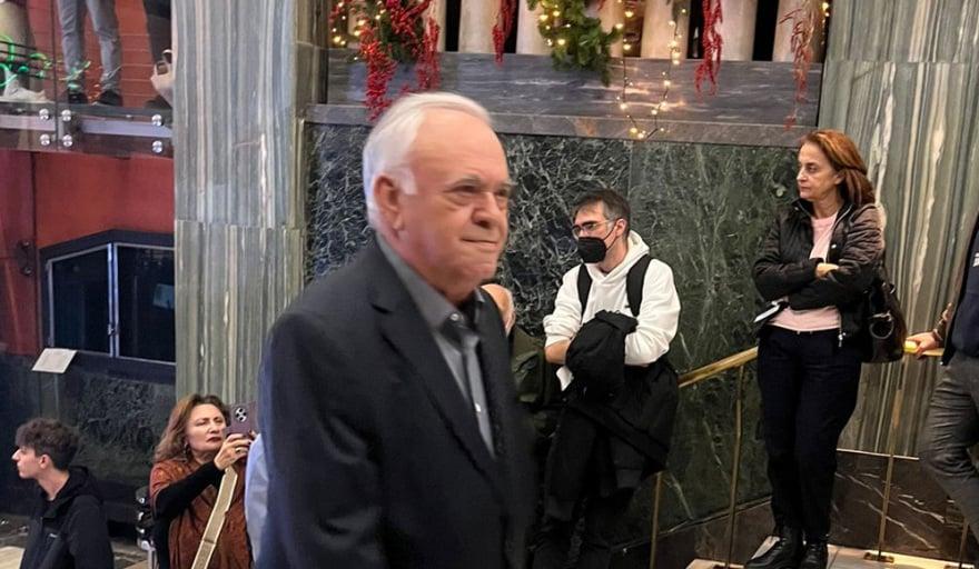 Χαμός στην παρουσίαση του βιβλίου του Τσίπρα – φώναζαν: «Να τος ο πρωθυπουργός!» 7 dragasakis