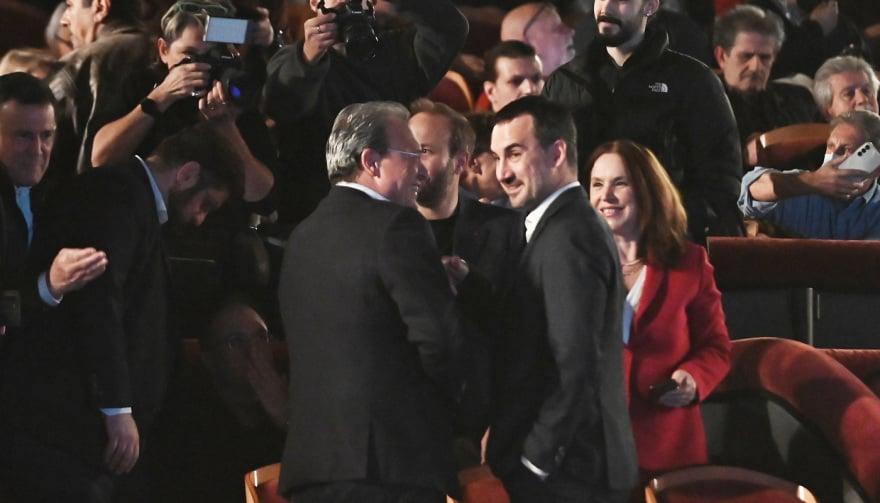 Χαμός στην παρουσίαση του βιβλίου του Τσίπρα – φώναζαν: «Να τος ο πρωθυπουργός!» 16 ithaki 18