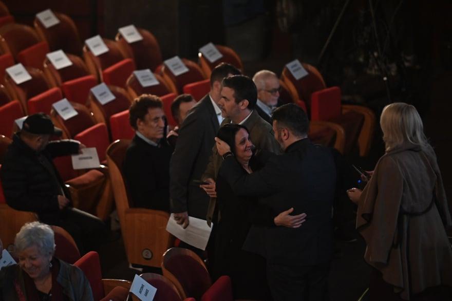 Χαμός στην παρουσίαση του βιβλίου του Τσίπρα – φώναζαν: «Να τος ο πρωθυπουργός!» 18 ithaki pallas 1