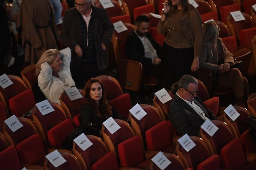 Χαμός στην παρουσίαση του βιβλίου του Τσίπρα – φώναζαν: «Να τος ο πρωθυπουργός!» 19 ithaki pallas 3