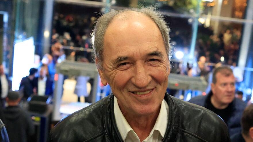 Χαμός στην παρουσίαση του βιβλίου του Τσίπρα – φώναζαν: «Να τος ο πρωθυπουργός!» 28 ithakikalesmenoi747