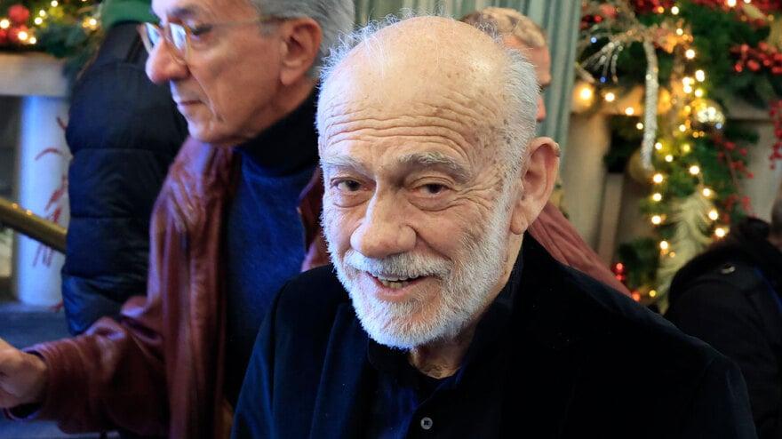 Χαμός στην παρουσίαση του βιβλίου του Τσίπρα – φώναζαν: «Να τος ο πρωθυπουργός!» 30 ithakikalesmenos89