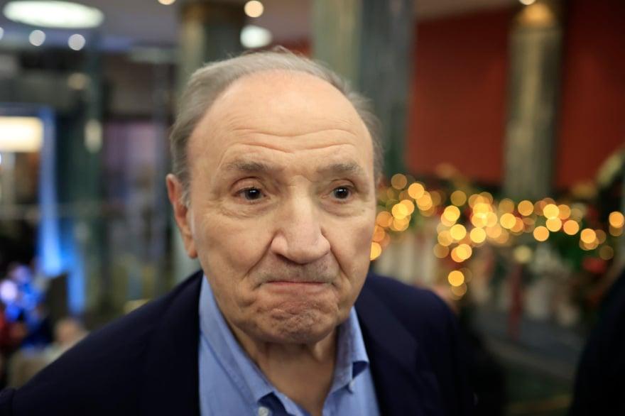 Χαμός στην παρουσίαση του βιβλίου του Τσίπρα – φώναζαν: «Να τος ο πρωθυπουργός!» 34 kalesmenoi eisodos 3 2