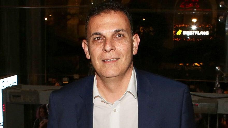 Χαμός στην παρουσίαση του βιβλίου του Τσίπρα – φώναζαν: «Να τος ο πρωθυπουργός!» 39 karameros syriza