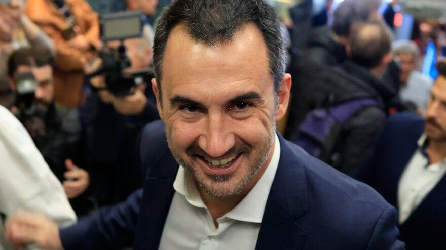 Χαμός στην παρουσίαση του βιβλίου του Τσίπρα – φώναζαν: «Να τος ο πρωθυπουργός!» 41 nearithaki