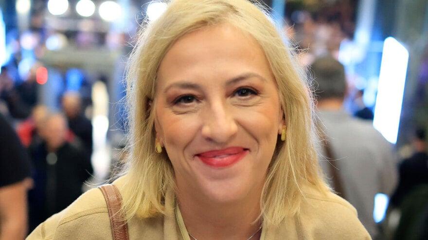 Χαμός στην παρουσίαση του βιβλίου του Τσίπρα – φώναζαν: «Να τος ο πρωθυπουργός!» 48 renadouroithaki