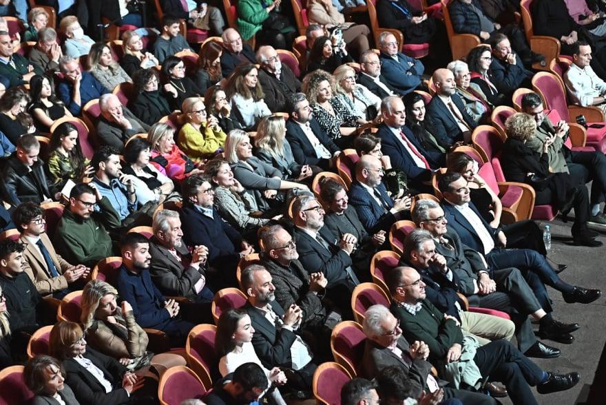 Χαμός στην παρουσίαση του βιβλίου του Τσίπρα – φώναζαν: «Να τος ο πρωθυπουργός!» 60 tsipras 8