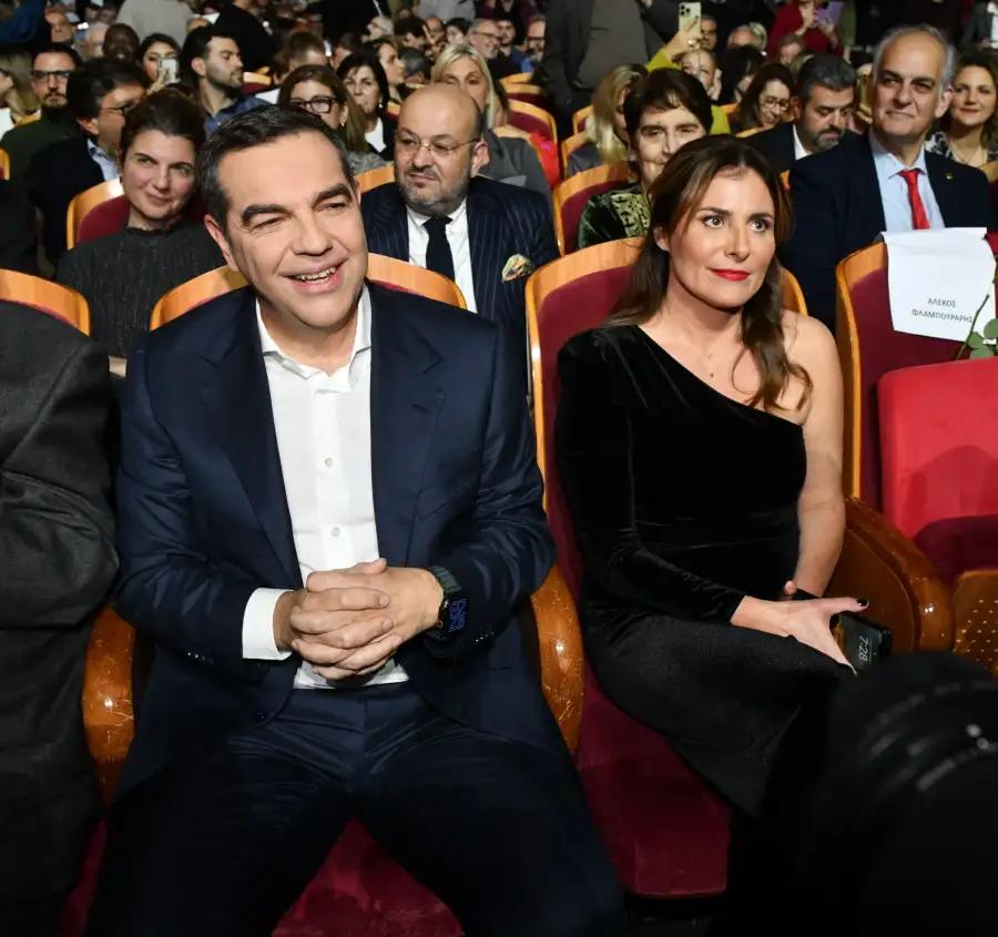 Αλέξης Τσίπρας: Με την Μπέττυ Μπαζιάνα στην παρουσίαση του βιβλίου του, Ιθάκη στο Θέατρο Παλλάς 9 tsipras 8