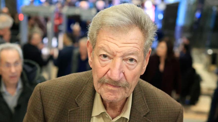 Τσίπρας: «Θα είμαστε μαζί στο νέο ταξίδι – Δεν πάει άλλο, μας αξίζει μια Ελλάδα καλύτερη» 21 markatos syriza