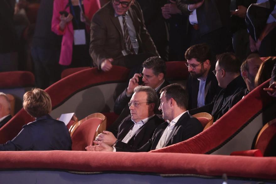 Τσίπρας: «Θα είμαστε μαζί στο νέο ταξίδι – Δεν πάει άλλο, μας αξίζει μια Ελλάδα καλύτερη» 38 tsipras sooc 1