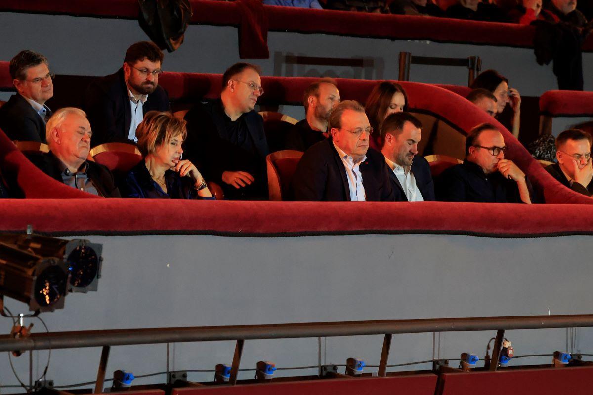 Ο Αλέξης Τσίπρας «την είπε» στον εξώστη - Φάμελλος και Χαρίτσης άκουσαν σε ζωντανή μετάδοση ότι «τελείωσαν» 1 Παρουσίαση του βιβλίου του Αλέξη Τσίπρα