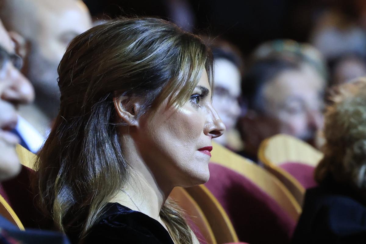 Ο Αλέξης Τσίπρας «την είπε» στον εξώστη - Φάμελλος και Χαρίτσης άκουσαν σε ζωντανή μετάδοση ότι «τελείωσαν» 3 Μπέτυ Μπαζιάνα