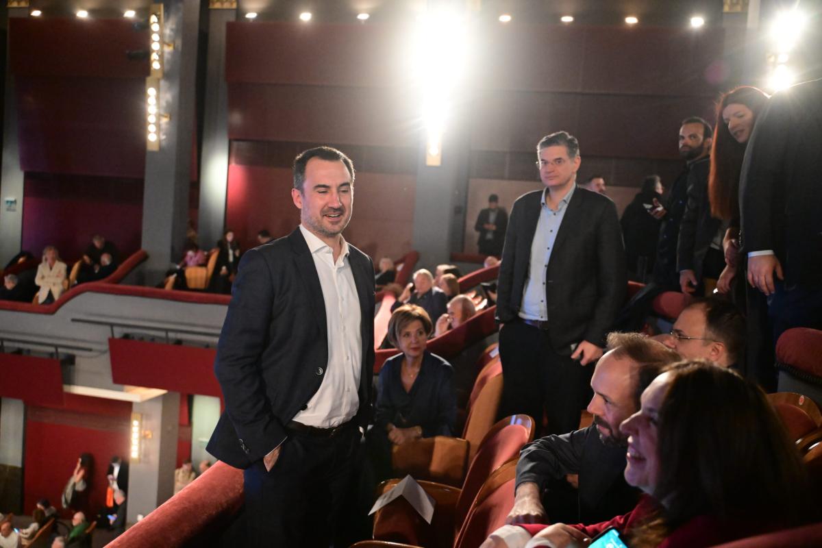 Ο Αλέξης Τσίπρας «την είπε» στον εξώστη - Φάμελλος και Χαρίτσης άκουσαν σε ζωντανή μετάδοση ότι «τελείωσαν» 8 Αλέξης Χαρίτσης