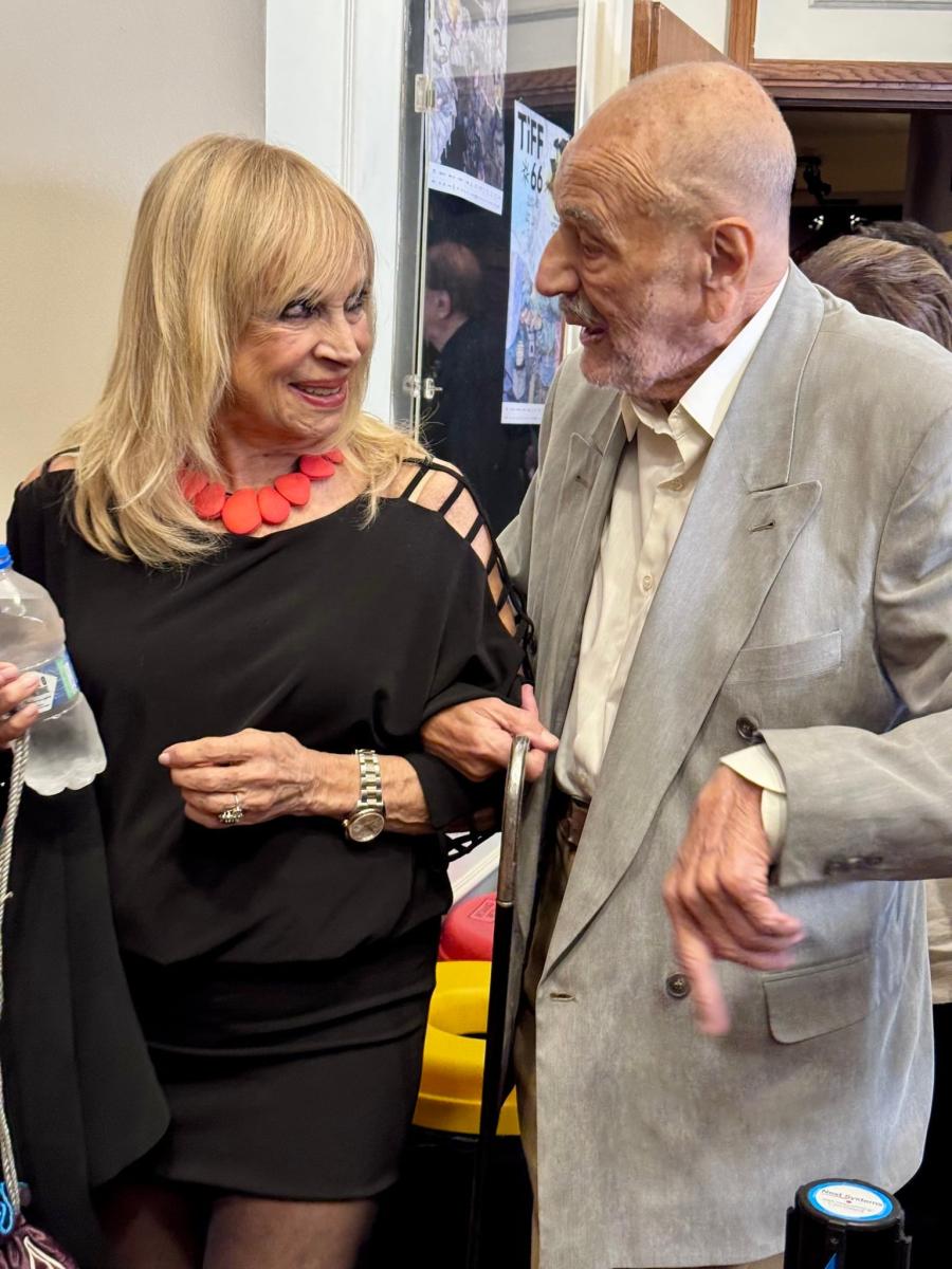 Ηθοποιάρα Έλληνας θρύλος στα 95 του χρόνια έκανε σπάνια εμφάνιση 14 574572355 1147295107590514 2387836887576218445 n