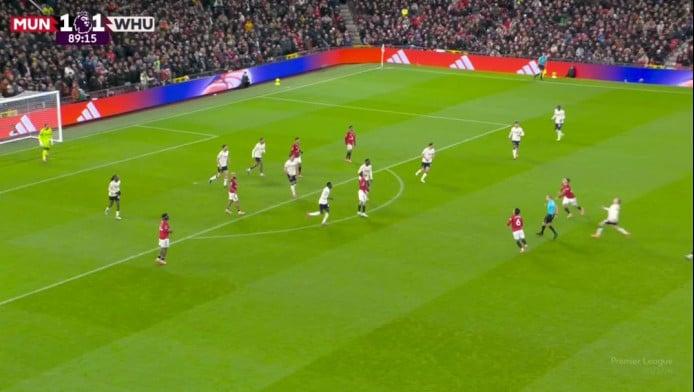 “Σφυριά” στο 84’ και ισοπαλία για τη Μάντσεστερ Γιουνάιτεντ (ΒΙΝΤΕΟ)