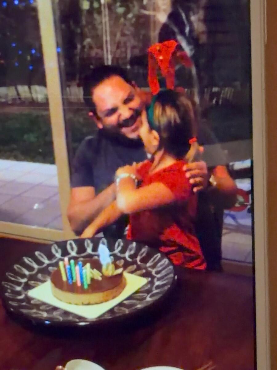 Στέλιος Διονυσίου: Η μεγάλη του κόρη έκλεισε τα 20 και είναι μια στιλάτη κούκλα 3 KORI_STELIOU_DIONYSSIOU_20_xronwn_7_a4c3a.jpg