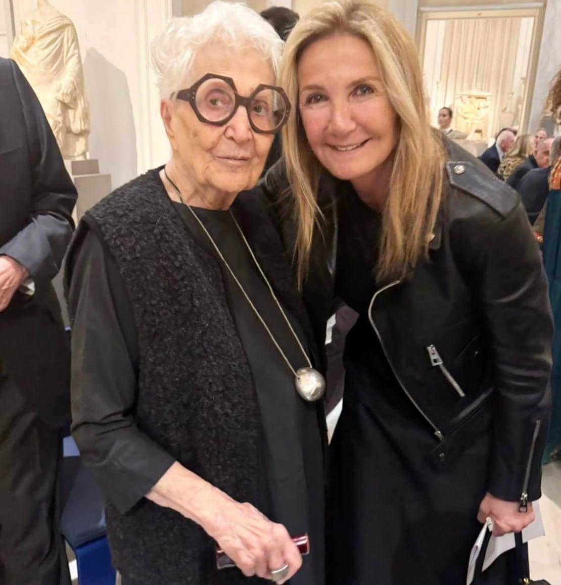 Η Μαρέβα Μητσοτάκη με το διαχρονικό πανωφόρι της γυναικείας γκαρνταρόμπας 1 stigmiotypo othonis 2025 12 06 00.00.54