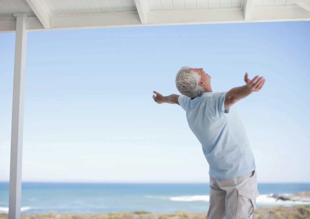 Αν θέλετε να είστε ευτυχισμένοι καθώς μεγαλώνετε, πείτε αντίο σε αυτές τις 12 συμπεριφορές 4 stigmiotypo othonis 2025 11 02 15.25.13