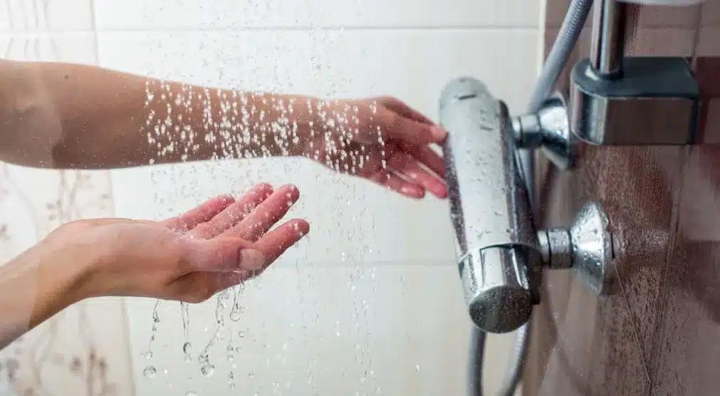 Αν ο σύντροφός σου θέλει να κάνει ντους μαζί σου, αυτό σημαίνει ήδη ότι… 1 screenshot 2025 06 03 210651