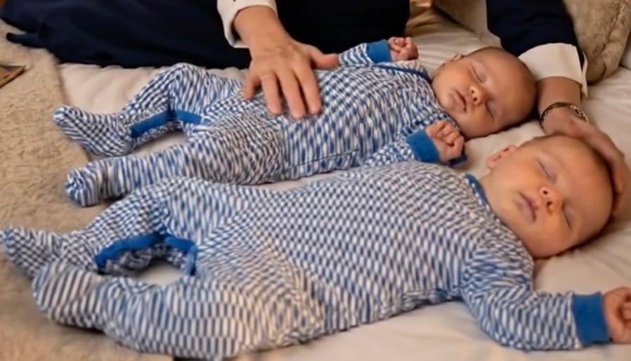 Τα δίδυμα παιδιά του εκατομμυριούχου χήρου δεν μπορούσαν να κοιμηθούν… μέχρι που η νέα νταντά τους έκανε κάτι αδιανόητο 2 stigmiotypo othonis 2025 12 07 01.47.10