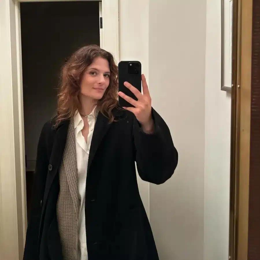 «Είμαι ομοφυλόφιλη»: Κόρη διάσημης ηθοποιού μόλις ανακοίνωσε ότι θέλει γυναίκες & μας έδειξε την σύντροφό της 6 eimai omofylofili kori diasimis ithopoiou molis anakoinose oti thelei gynaikes mas edeixe tin syntrofo tis 1 1