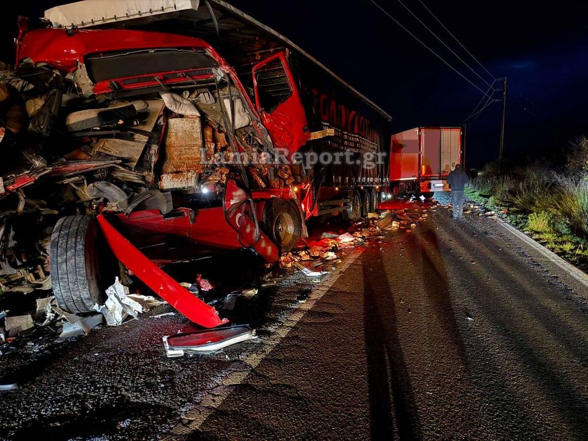 Σοβαρό τροχαίο στην παλιά εθνική οδό - Συγκρούστηκαν δύο νταλίκες και ένα ΙΧ 1 trocha ntalikes003