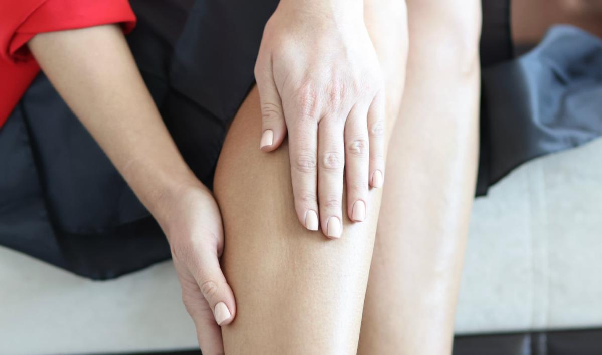 Βαριά και κουρασμένα πόδια; Η απίθανη μέθοδος που τα ανακουφίζει σε δύο λεπτά 3 stigmiotypo othonis 2025 12 08 23.17.18