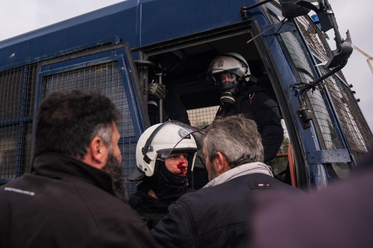 Δημοσκόπηση: Το 76% των Ελλήνων στηρίζει ανοιχτά τους αγρότες 18 Επεισόδια στην Κρήτη