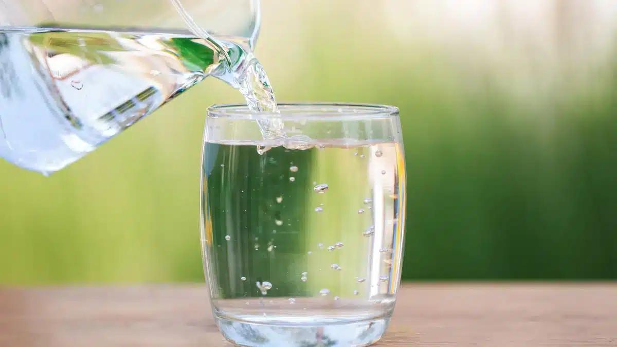 Πώς να πίνετε σωστά νερό για να φροντίζετε την υγεία σας 3 gettyimages 1072021358.jpg