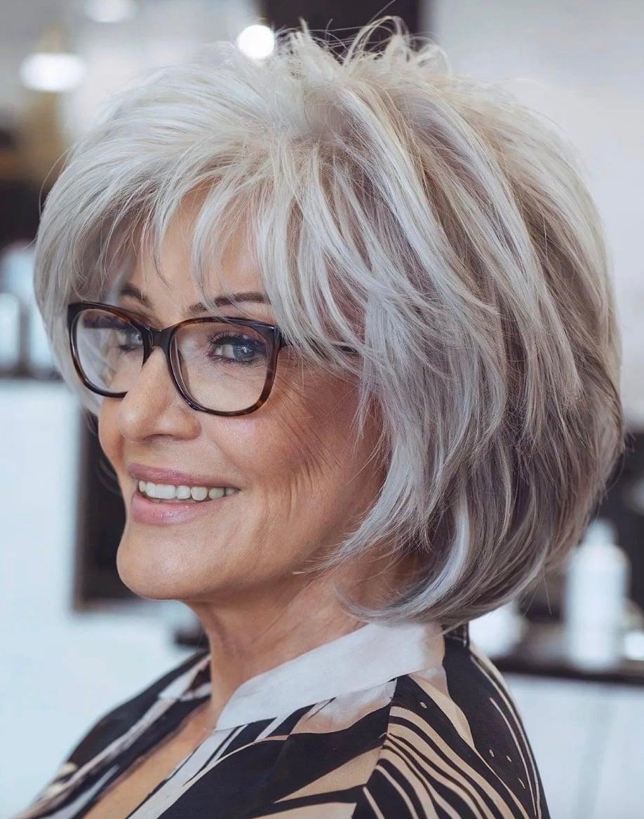Τα πιο κολακευτικά κουρέματα για γυναίκες άνω των 60 8 stigmiotypo othonis 2025 09 19 16.33.33