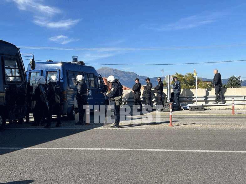 Ξύλο με μαγκούρες και χημικά μεταξύ αγροτών και αστυνομικών στο μπλόκο του Ρίου - Αντιρρίου 10 patra1