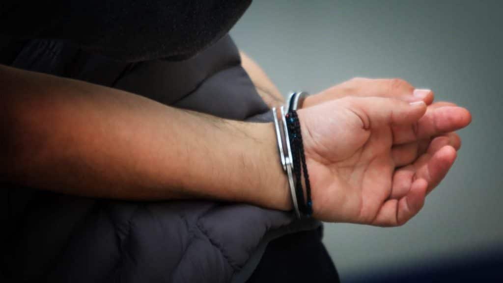 Σοκαριστικό οπαδικό επεισόδιο: Έδειραν άνδρα μπροστά στον 11χρονο γιο του 2 xeiropedes 1 1024x577 1