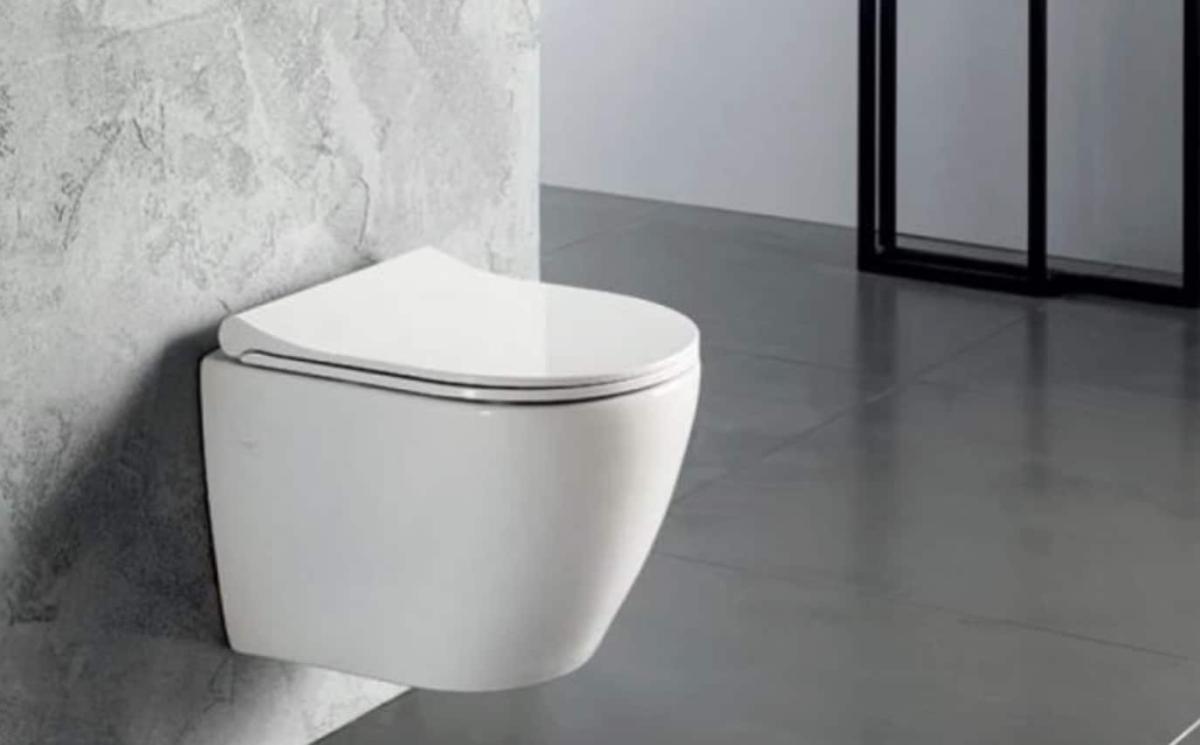 Λεκάνη τουαλέτας: Κάντε την να αστράφτει με αυτό το ισχυρό σπιτικό καθαριστικό 1 stigmiotypo othonis 2025 12 10 22.46.21