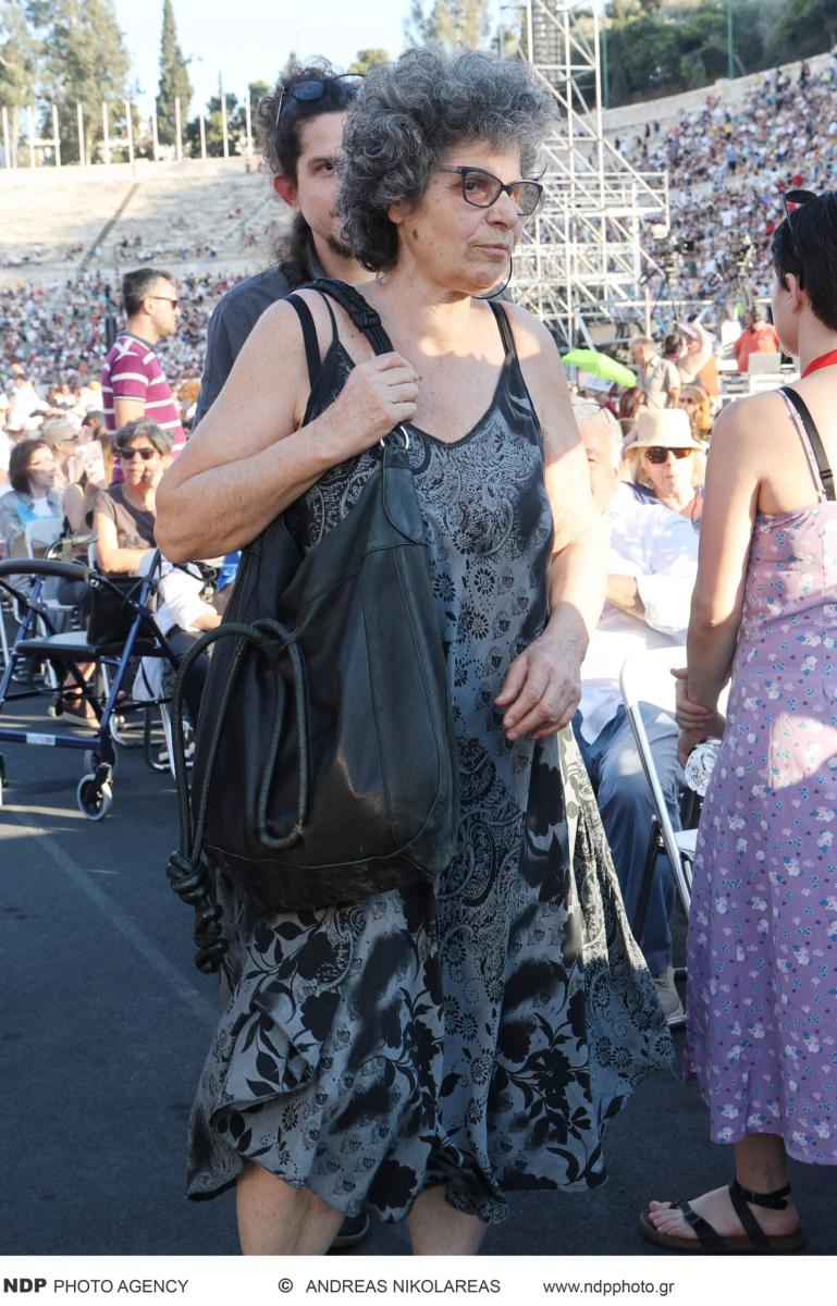 Μαργαρίτα Θεοδωράκη: «Η φύση με έκανε ασeξουαλ για να με προστατεύσει – Από τους 8 οι 6 με χώριζαν» 1 111 4 scaled