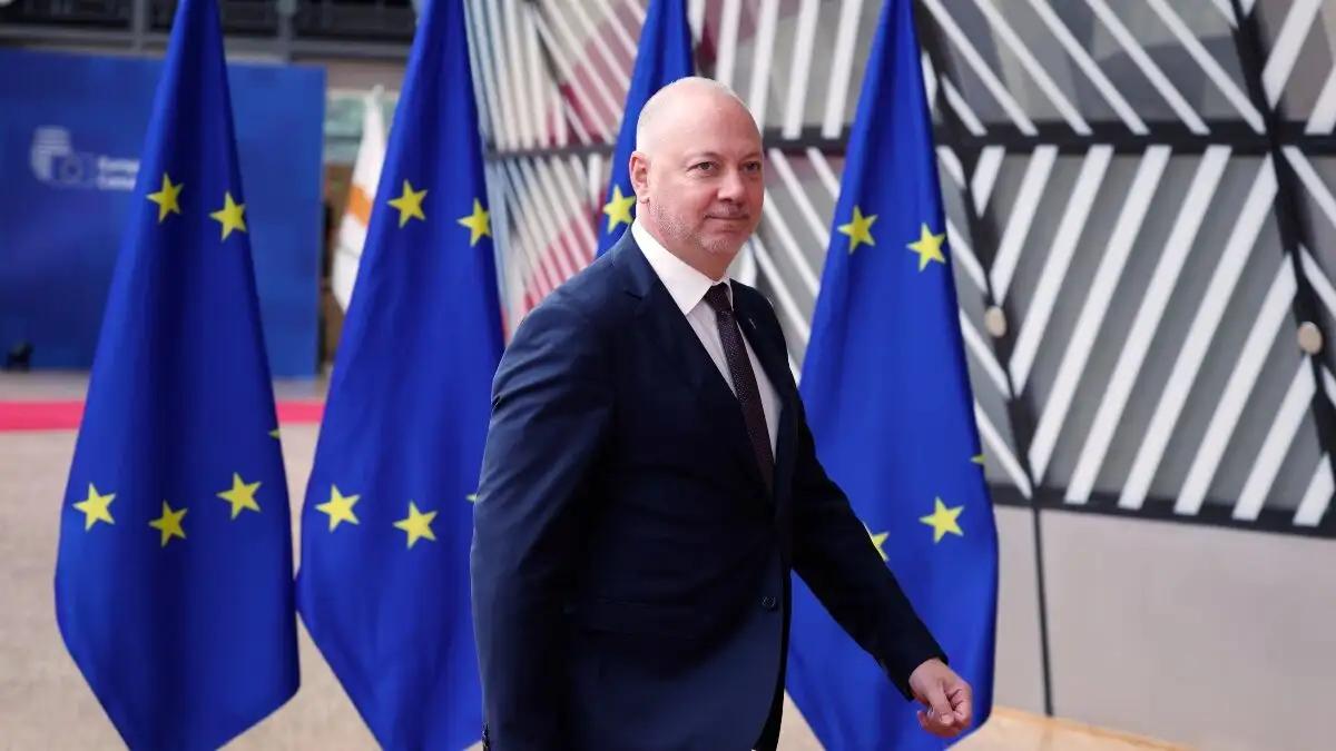 Έπεσε η κυβέρνηση της Βουλγαρίας μετά τις μεγαλειώδεις διαδηλώσεις 1 bulgarian prime minister 1 1200x675 1