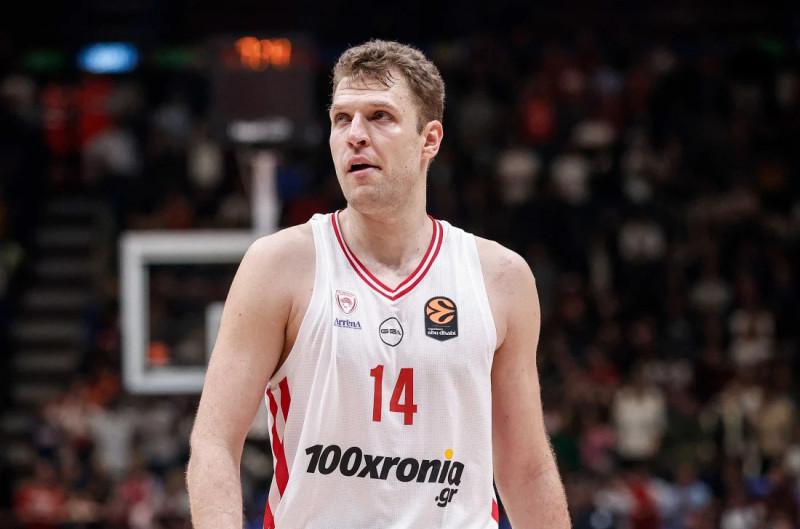 Αποθέωσε Βεζένκοφ ο Πασκουάλ: "Από τους καλύτερους παίκτες της Euroleague"