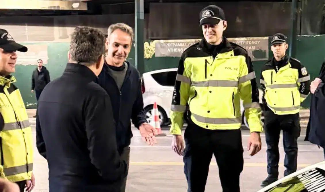 Κυριάκος Μητσοτάκης: Επισκέφθηκε μπλόκο για αλκοτέστ μαζί με τον Μιχάλη Χρυσοχοΐδη το βράδυ του Σαββάτου 1 mitsotakis