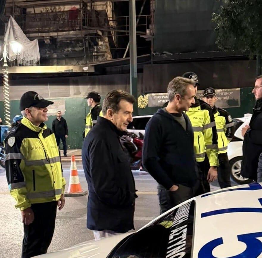 Κυριάκος Μητσοτάκης: Επισκέφθηκε μπλόκο για αλκοτέστ μαζί με τον Μιχάλη Χρυσοχοΐδη το βράδυ του Σαββάτου 2 koulis bloko