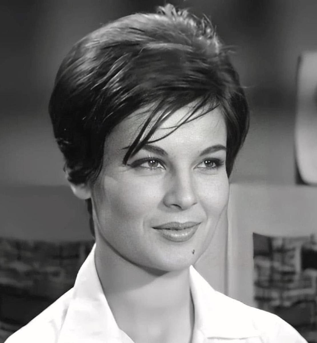 Πώς είναι σήμερα στα 87 η όμορφη ηθοποιός του ελληνικού κινηματογράφου με τις 70 ελληνικές ταινίες 4 stigmiotypo othonis 2025 09 27 17.45.27